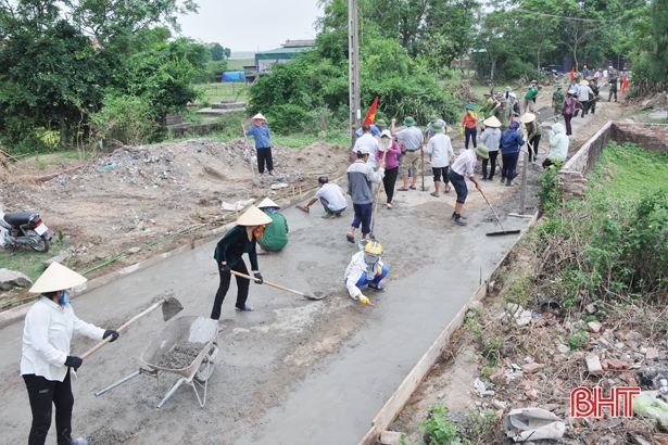 Nông dân hiến kế - của - công… xây dựng nông thôn mới