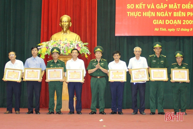 Vinh danh 35 điển hình tiên tiến 10 năm "Ngày Biên phòng toàn dân"