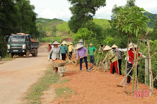 Nghị quyết soi đường xây dựng NTM: Sắp xếp bộ máy, tinh gọn cán bộ