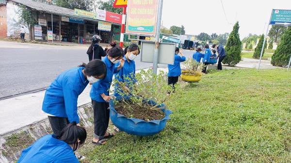 Đoàn thanh niên ra sức xây dựng nông thôn mới tại xã Sơn Trường