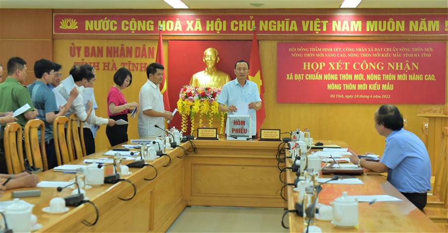 Hương Khê có thêm 4 xã đạt chuẩn NTM và 3 xã NTM nâng cao