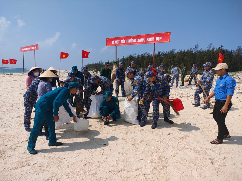 Sôi nổi “Ngày thứ 7 tình nguyện” tại Đoàn Trường Sa.