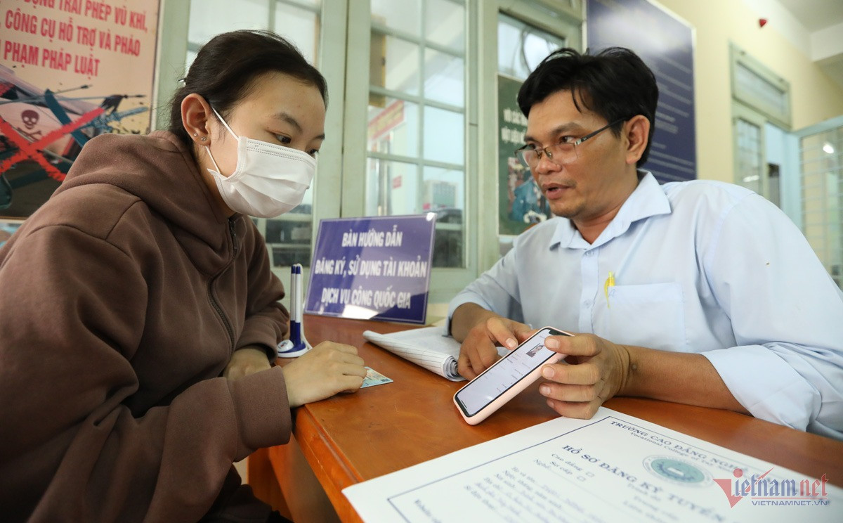 Bộ TT&TT hướng dẫn các bộ, tỉnh phổ cập dịch vụ công trực tuyến toàn trình